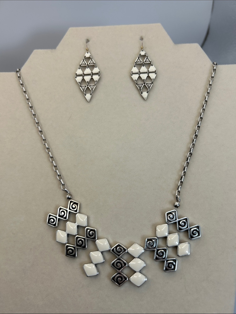 Brighton Lanakai Necklace & Earrings Set Silver Plated White Enamel 18” Chain